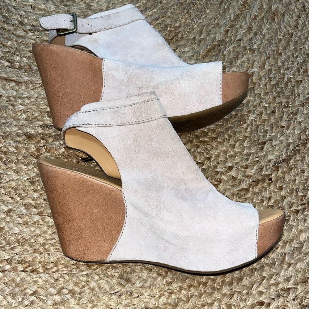 Kork Easel Suede Peep Toe Wedge Sandals size 8M